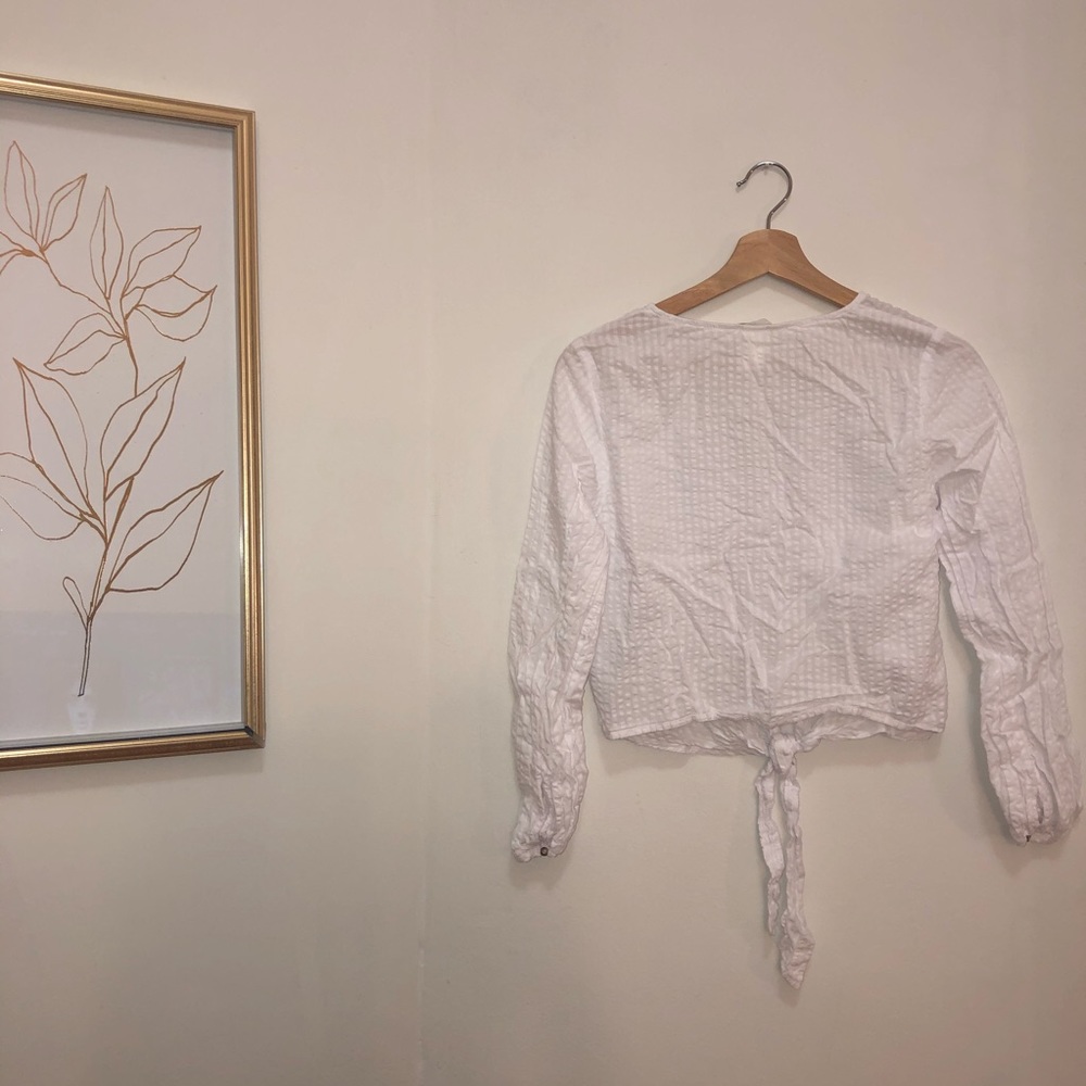 H&M white button down top - Picture 2 of 2